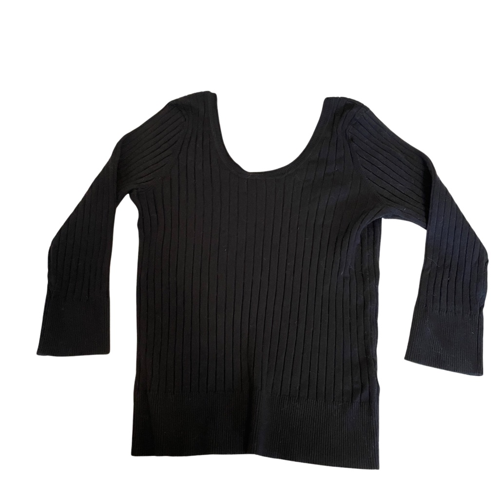 525 Black Sweater M